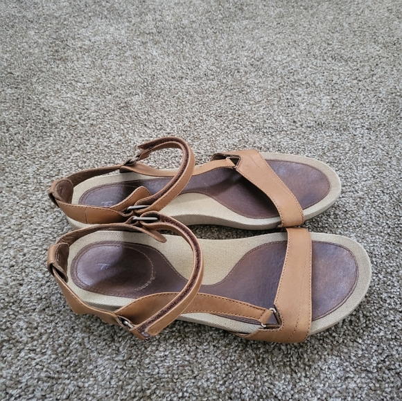 Teva Casual Leather Strap Sandals Sz 9 - Picture 2 of 3
